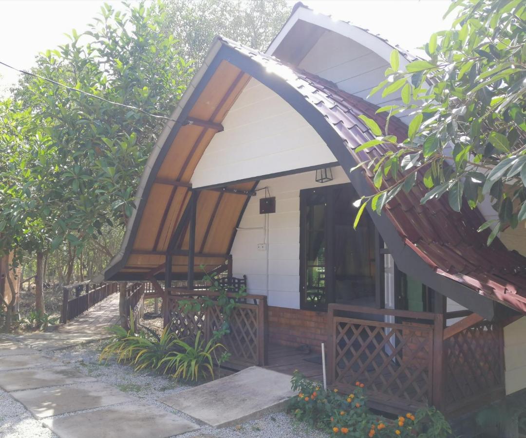 Api-api Eco Resort Pantai Kok Exterior foto
