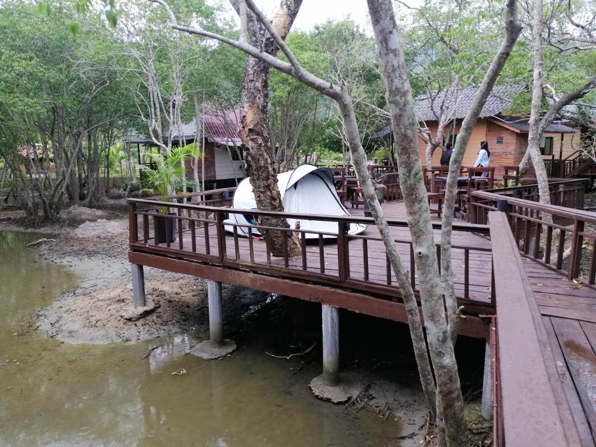 Api-api Eco Resort Pantai Kok Exterior foto